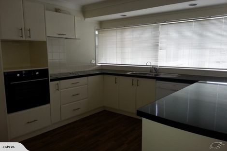 Photo of property in 130 Golfland Drive, Golflands, Auckland, 2013