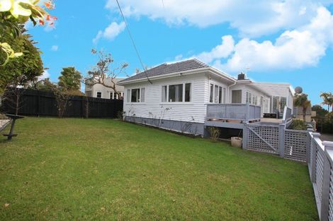 Photo of property in 110 Aberdeen Road, Campbells Bay, Auckland, 0620
