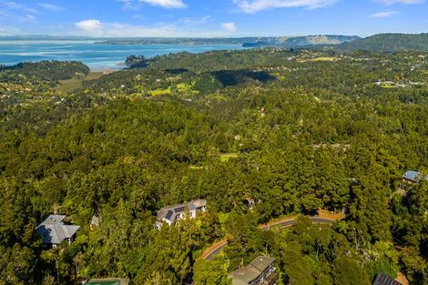 Photo of property in 98 Scenic Drive, Titirangi, Auckland, 0604