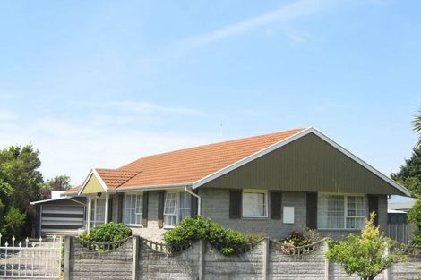 Photo of property in 75 Saint Heliers Crescent, Aranui, Christchurch, 8061