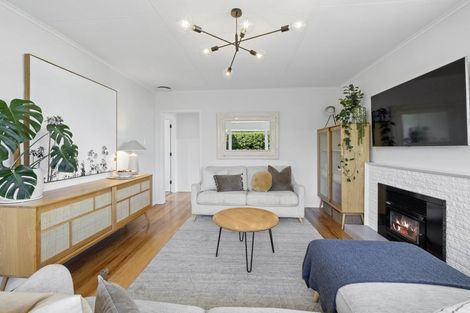 Photo of property in 9 Trafalgar Street, Westown, New Plymouth, 4310