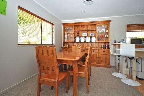 Photo of property in 2/55 Greenvalley Rise, Glenfield, Auckland, 0629
