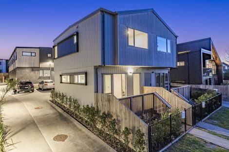 Photo of property in 67 Paetai Lane, Te Atatu Peninsula, 0610