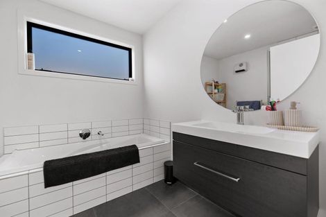 Photo of property in 4 Lauder Street, Lake Hayes, Queenstown, 9304