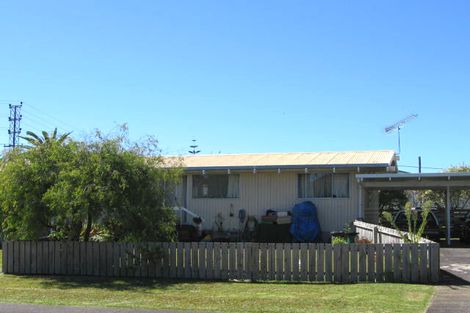 Photo of property in 2/2 Finlow Drive, Te Atatu South, Auckland, 0610