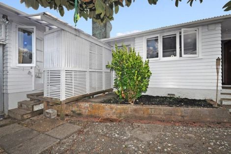 Photo of property in 4 Esmeralda Avenue, Avondale, Auckland, 1026