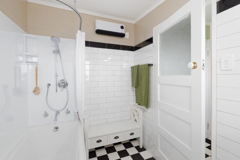 Photo of property in 403 Opunake Road, Cardiff, Stratford, 4391