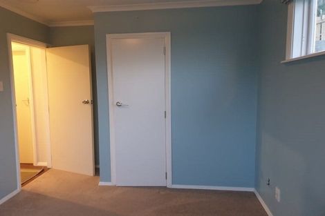 Photo of property in 111 Ruskin Road, Newlands, Wellington, 6037