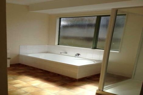 Photo of property in 18 Cyclamen Road, Mangere, Auckland, 2022