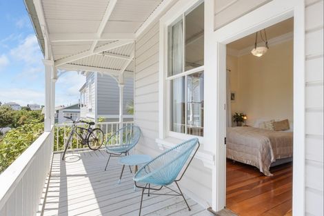 Photo of property in 21 May Avenue, Hospital Hill, Napier, 4110