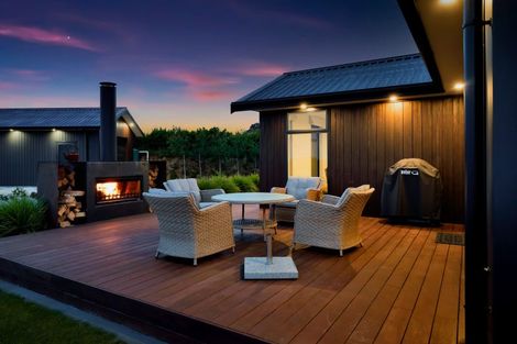 Photo of property in 956 Richmond Road, Lepperton, New Plymouth, 4373