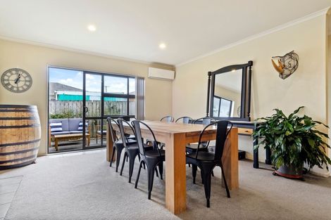 Photo of property in 6 Cathcart Close, Pukekohe, 2120