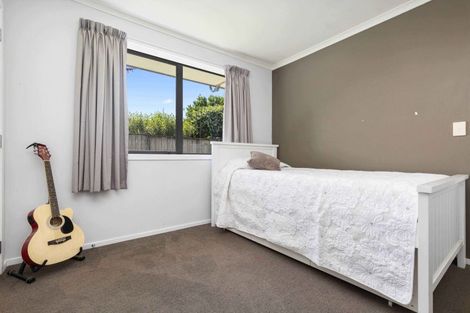 Photo of property in 41 Breaker Grove, Waiuku, 2123