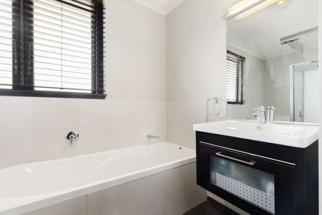 Photo of property in 27 Manapouri Place, Glenview, Hamilton, 3206