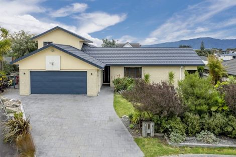 Photo of property in 8 Te Ropata Place, Waikanae Beach, Waikanae, 5036