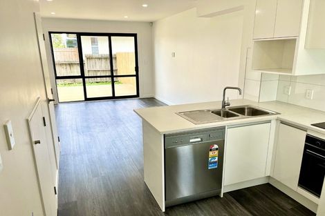 Photo of property in 3/3 Abbotleigh Avenue, Te Atatu Peninsula, Auckland, 0610