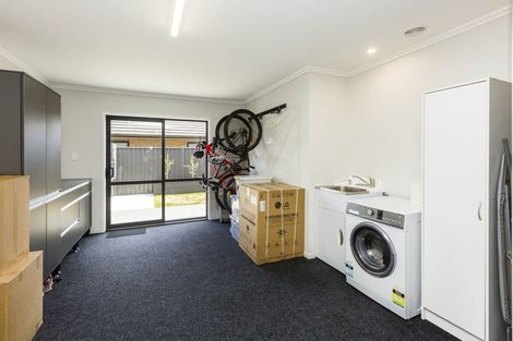 Photo of property in 11 Ashington Road, Silverstream, Upper Hutt, 5019