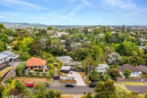 Photo of property in 14 Fairmount Road, Titirangi, Auckland, 0604