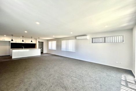 Photo of property in 4 Rockpool Road, Orewa, 0931