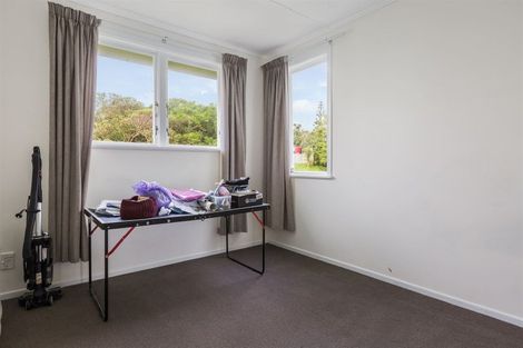Photo of property in 1b Durham Street, Cannons Creek, Porirua, 5024