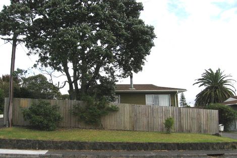 Photo of property in 2/93 Awaroa Road, Sunnyvale, Auckland, 0612