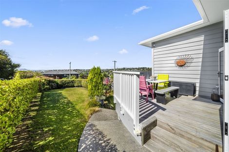 Photo of property in 52 Woodlands Crescent, Browns Bay, Auckland, 0630