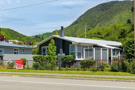 Photo of property in 27 Kent Street, Picton, 7220