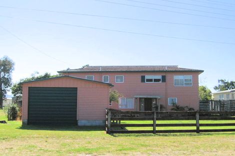 Photo of property in 5 Banks Street, Cooks Beach, Whitianga, 3591