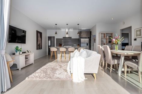 Photo of property in 10 Taranui Way, Paraparaumu Beach, Paraparaumu, 5032