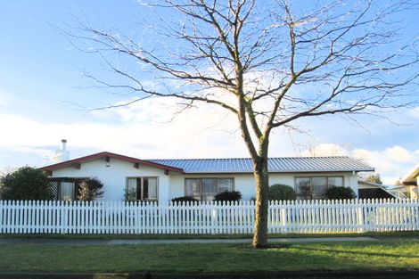 Photo of property in 28 Columbus Crescent, Flaxmere, Hastings, 4120