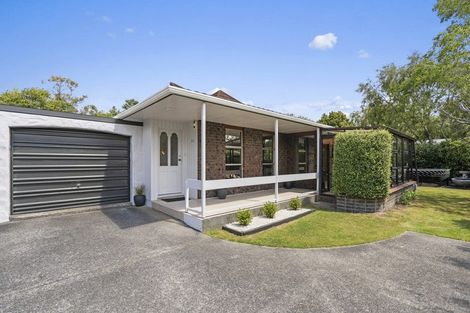 Photo of property in 2/54 Heretaunga Square, Silverstream, Upper Hutt, 5019