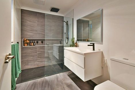 Photo of property in 62 Hillpark Drive, Pokeno, 2402