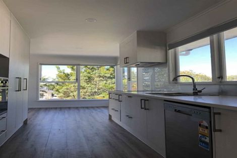 Photo of property in 11 Finlow Drive, Te Atatu South, Auckland, 0610