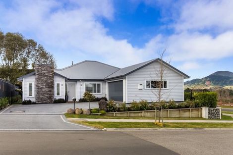 Photo of property in 2 Huka Heights Drive, Rangatira Park, Taupo, 3330