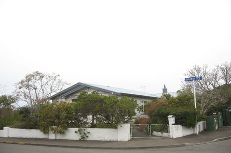 Photo of property in 72 Napier Terrace, Hospital Hill, Napier, 4110