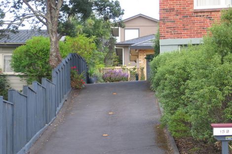 Photo of property in 15b Harrybrook Road, Green Bay, Auckland, 0604