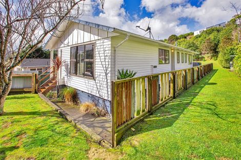 Photo of property in 2 Harold Grove, Stokes Valley, Lower Hutt, 5019