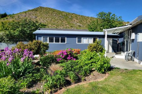 Photo of property in 2 Keene Place, Omarama, 9412