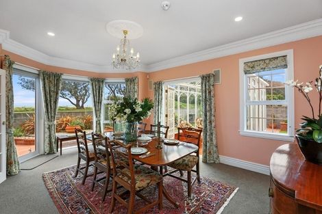 Photo of property in 1 Kawaroa Lane, New Plymouth, 4310