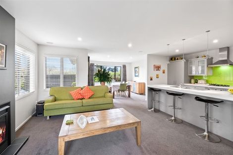 Photo of property in 96 Willowview Drive, Redwood, Christchurch, 8051