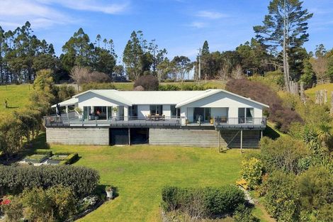 Photo of property in 136 Pinchgut Road, Kaukapakapa, 0873