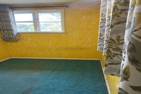 Photo of property in 21 Roberts Street, Tawa, Wellington, 5028