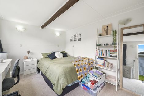 Photo of property in 21 Gardiner Grove, Wainuiomata, Lower Hutt, 5014