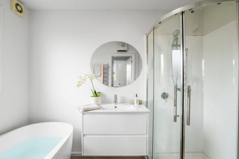 Photo of property in 254 Lake Terrace Road, Shirley, Christchurch, 8061