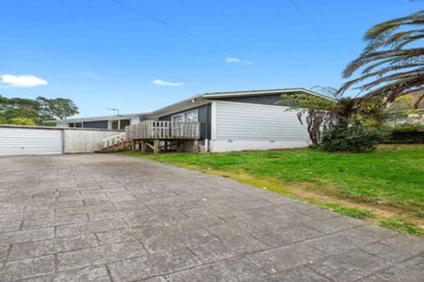 Photo of property in 104 Kemp Road, Massey, Auckland, 0614