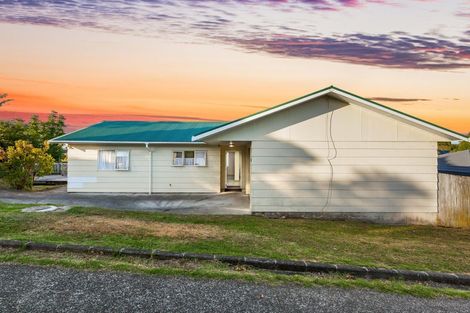 Photo of property in 16g Roick Parade, Glen Eden, Auckland, 0602