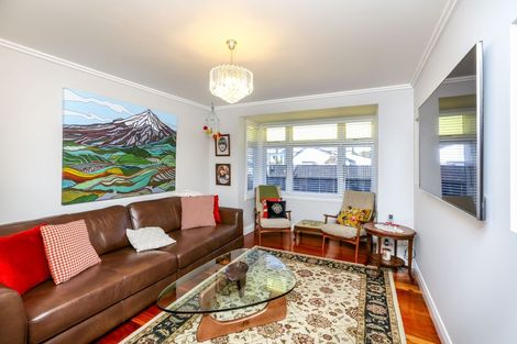 Photo of property in 18 Aubrey Street, New Plymouth, 4310