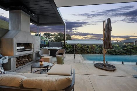 Photo of property in 23 Otakau Road, Milford, Auckland, 0620