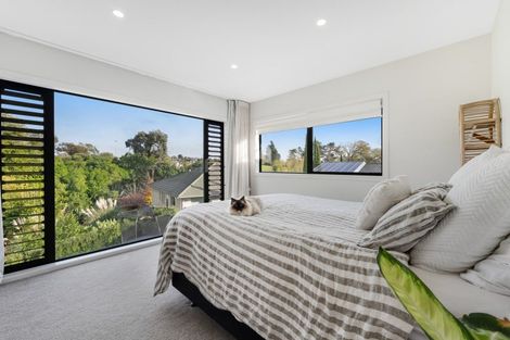 Photo of property in 25a Marvon Downs Avenue, Pakuranga Heights, Auckland, 2010