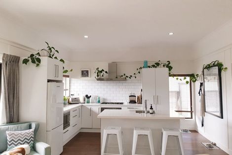 Photo of property in 1/7 Hauraki Crescent, Pinehill, Auckland, 0632